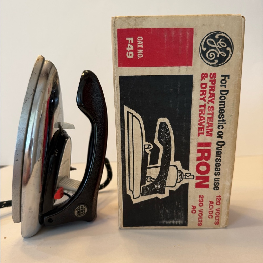 Vintage 1960s General Electric (GE) Model F49 Iron